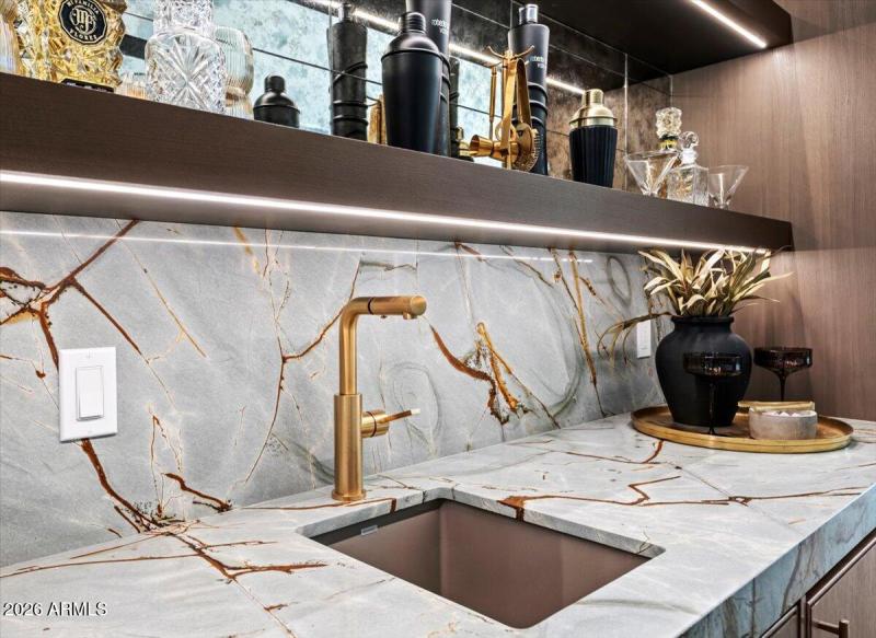 050-9790 N 56th St 90