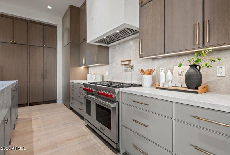 058-9790 N 56th St 39