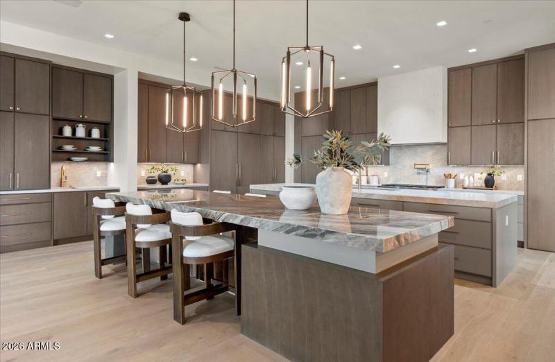 064-9790 N 56th St 42