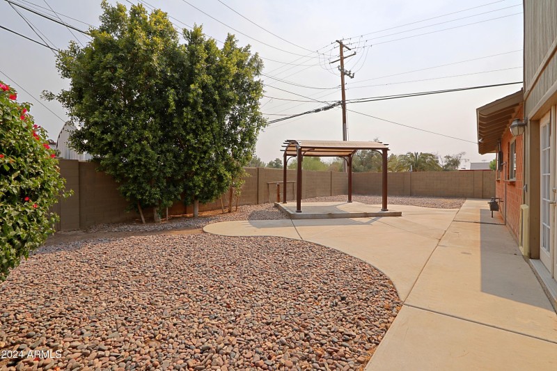 Backyard unfurnished 1