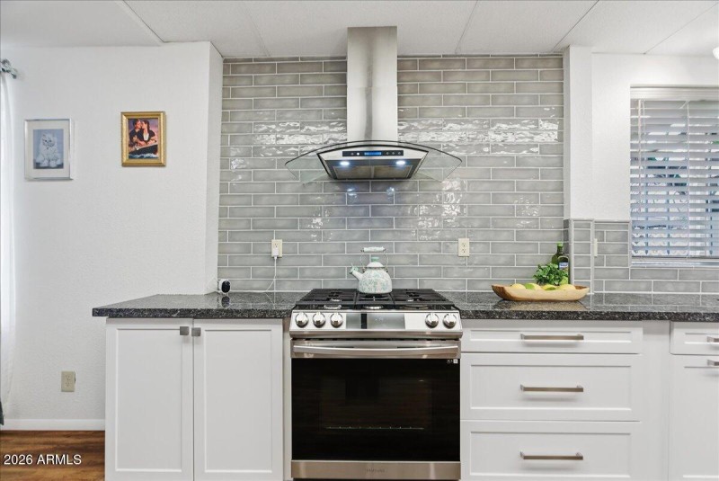 Plenty of storage & counter space