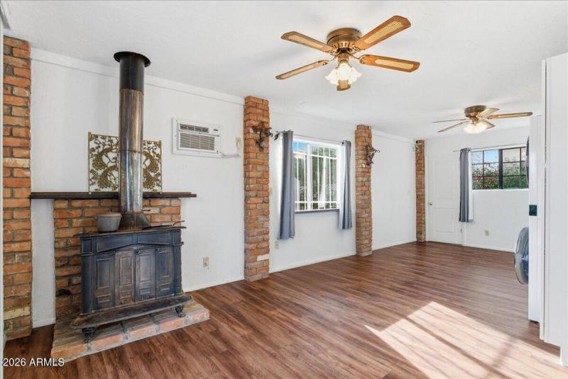 Closet system on right hand wall