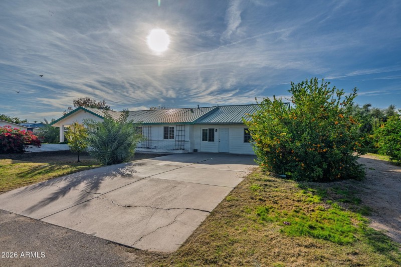 42-web-or-mls-13839 E Morgan Drvie Apart