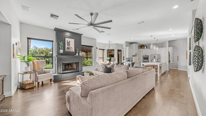 2731 E Capricorn Pl (37)