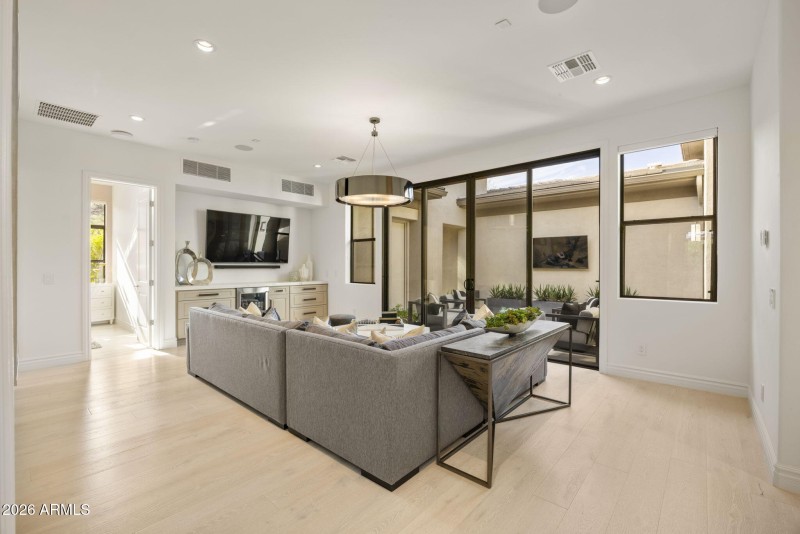 42-web-or-mls-13917-n-prospect-trl