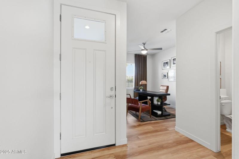 1511 W SIERRA VISTA DR