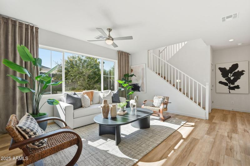 1511 W SIERRA VISTA DR