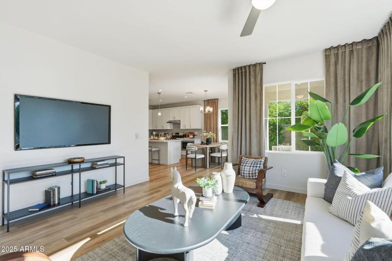 1511 W SIERRA VISTA DR