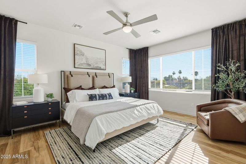 1511 W SIERRA VISTA DR