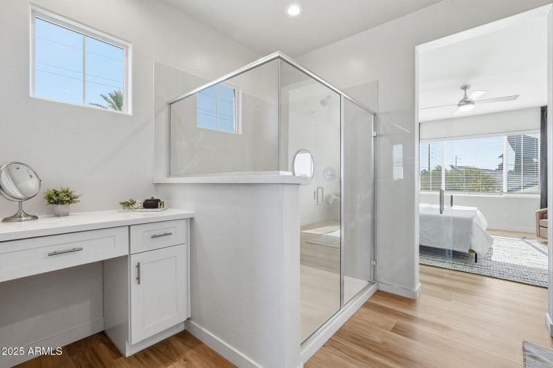 1511 W SIERRA VISTA DR