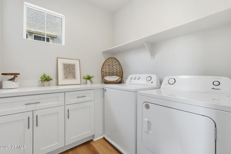 1511 W SIERRA VISTA DR