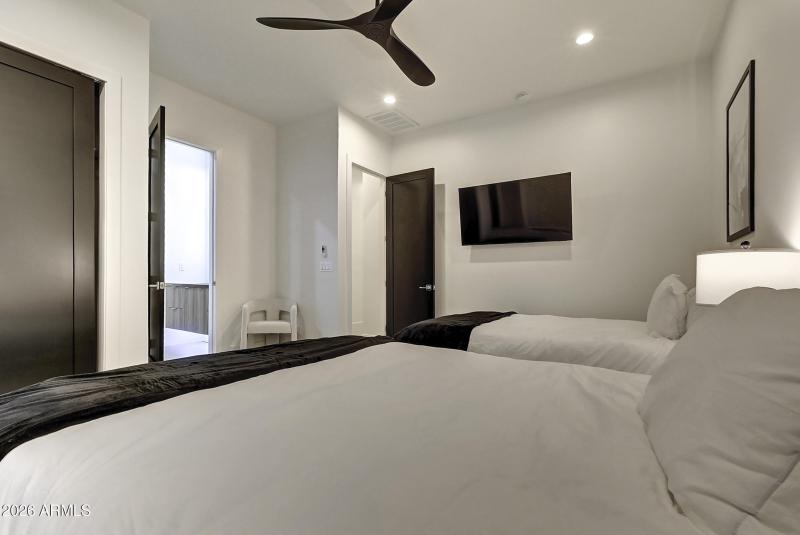 6401 E Larkspur Dr Shoot 2 (50)