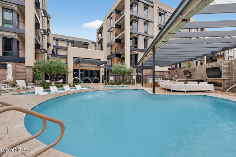 01_19355_N_73rd_Way1_mls