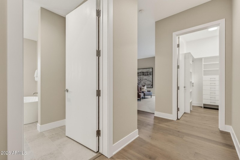 52_19355_N_73rd_Way52_mls