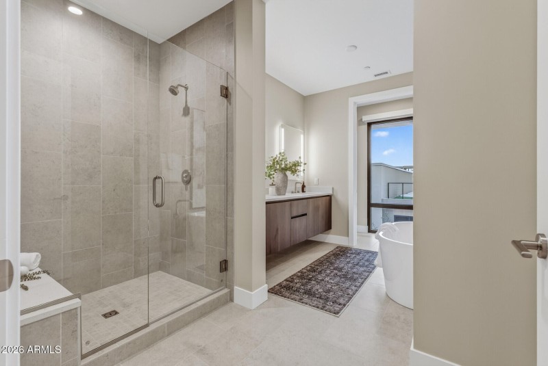 54_19355_N_73rd_Way54_mls