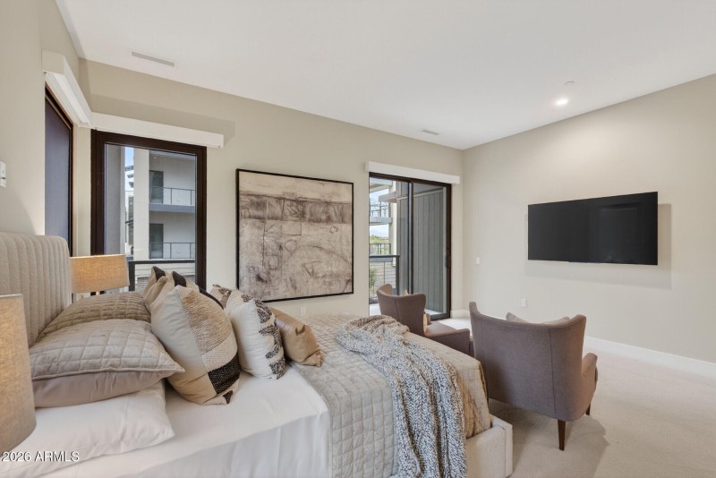 67_19355_N_73rd_Way67_mls