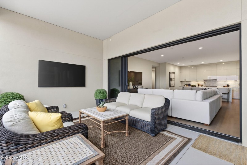 72_19355_N_73rd_Way72_mls