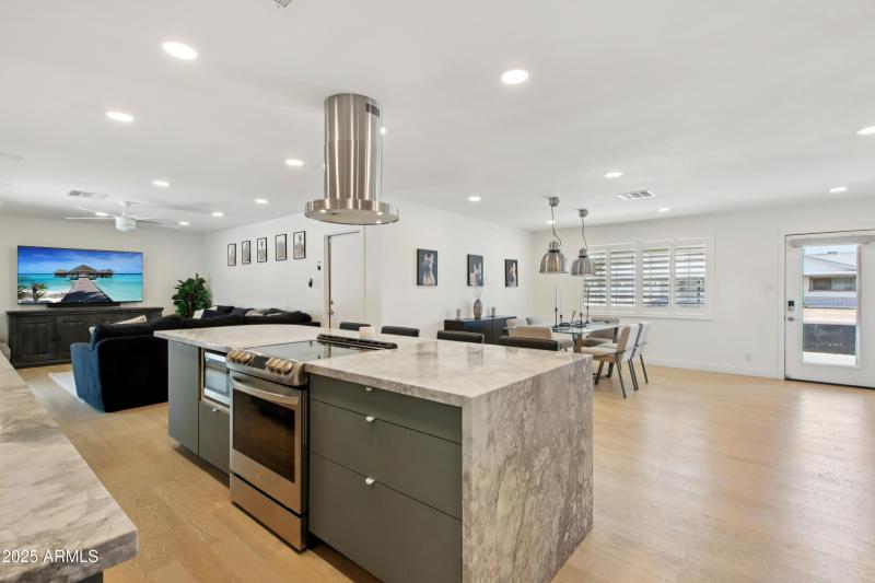 4-print-E Latham St-S1507-004