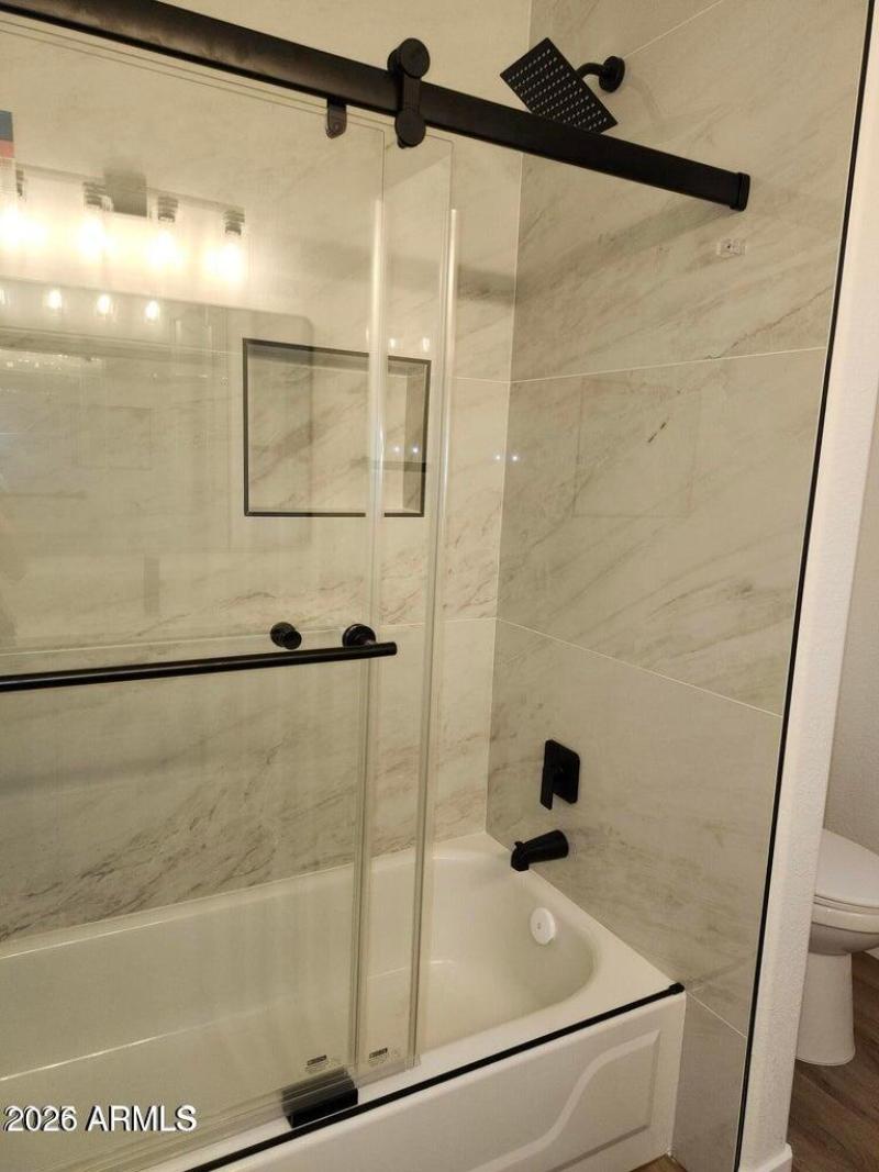 Bathroom 2 Tub/Shower