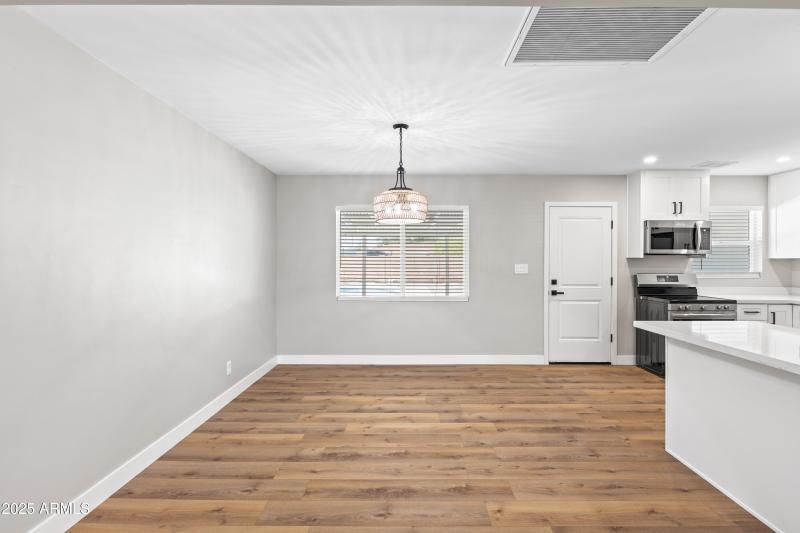 724 W Missouri Ave-10