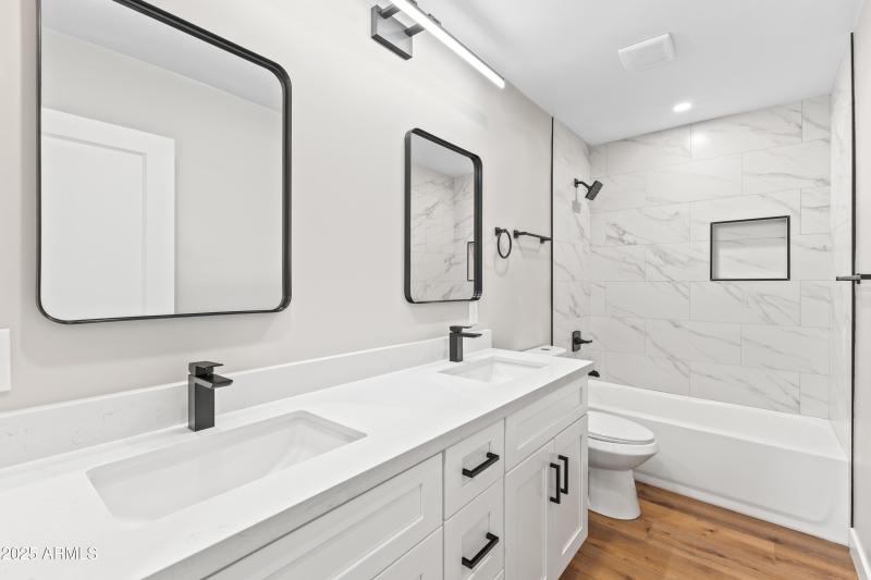 724 W Missouri Ave-13