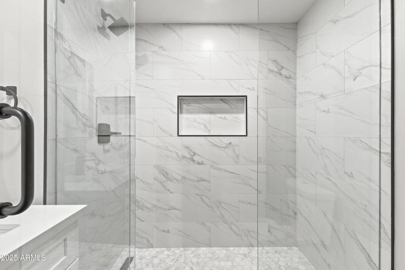 724 W Missouri Ave-20