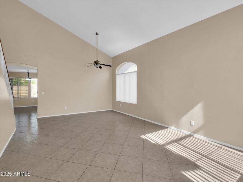 05-13620 N 82nd Lane-5