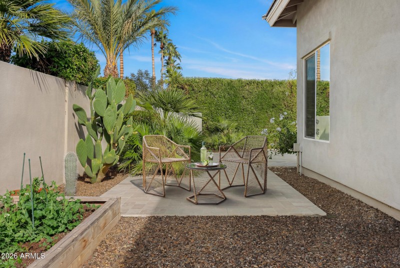 garden lounge virtually staged