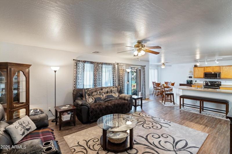 07-Family Room to Kitchen