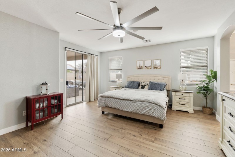 44-web-or-mls-dlb_2703-dlb_2707