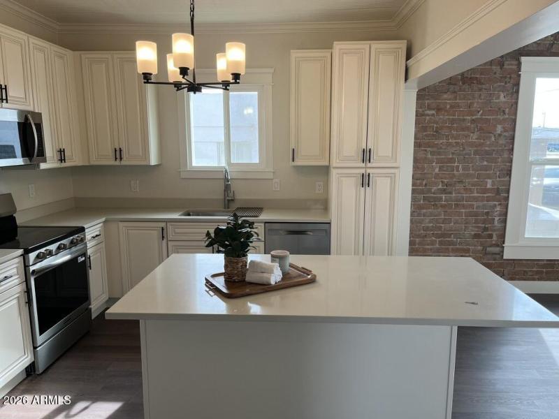 D2461547-17BD-4415-83F1-A6C44FF421D3_1_1