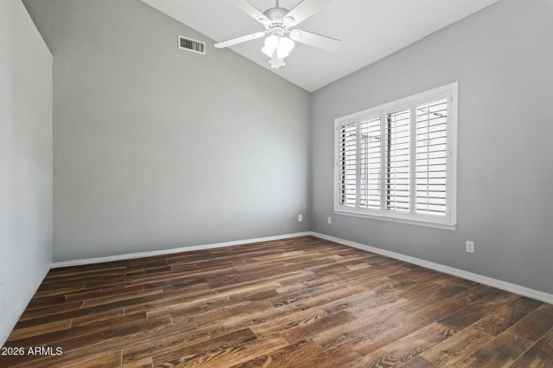 19-web-or-mls-1038 S 38th St-45