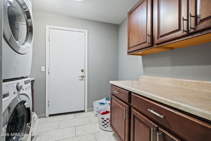 42-web-or-mls-1038 S 38th St-18