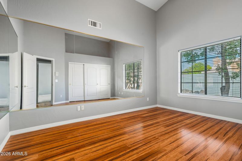 53-web-or-mls-1038 S 38th St-4