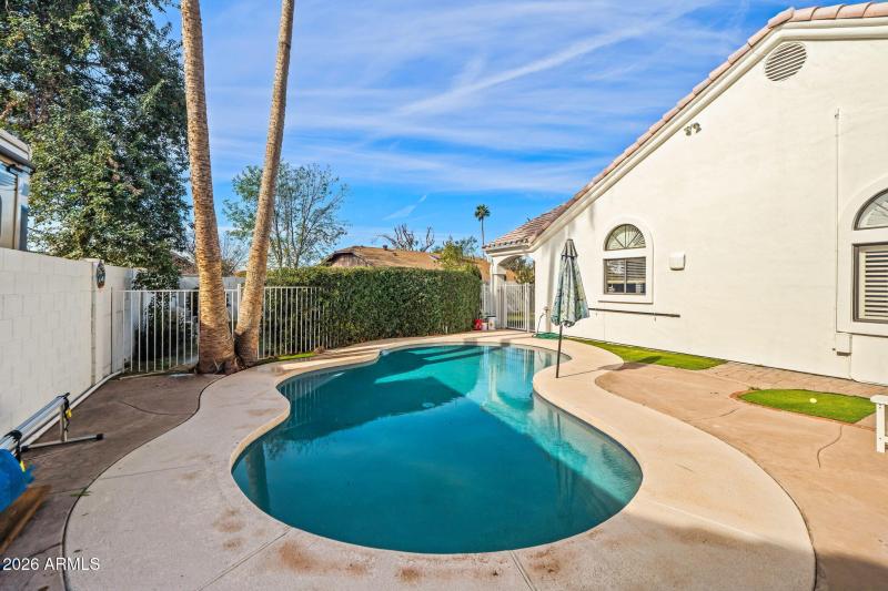 90-web-or-mls-1038 S 38th St-60