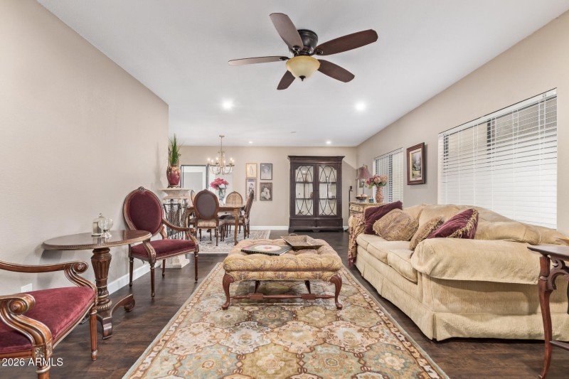 9013 E Sun Lakes Blvd S