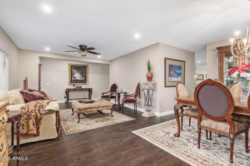 9013 E Sun Lakes Blvd S