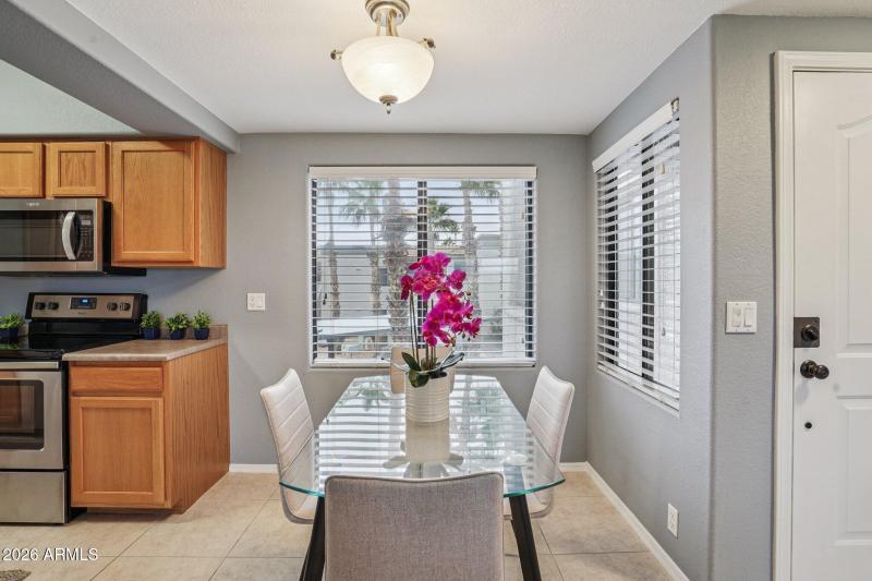 11-web-or-mls-N Saguaro Blvd-S0801-011