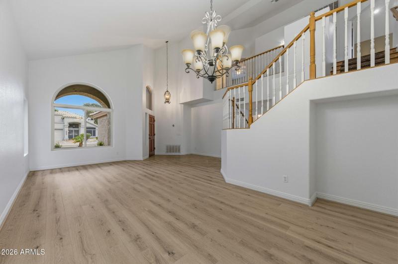 22-web-or-mls-16601 S 15th St-21