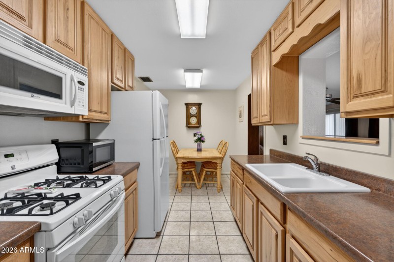 13-web-or-mls-22-W Mitchell Dr