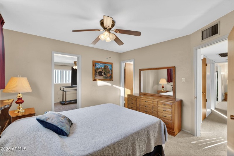 20-web-or-mls-30-W Mitchell Dr