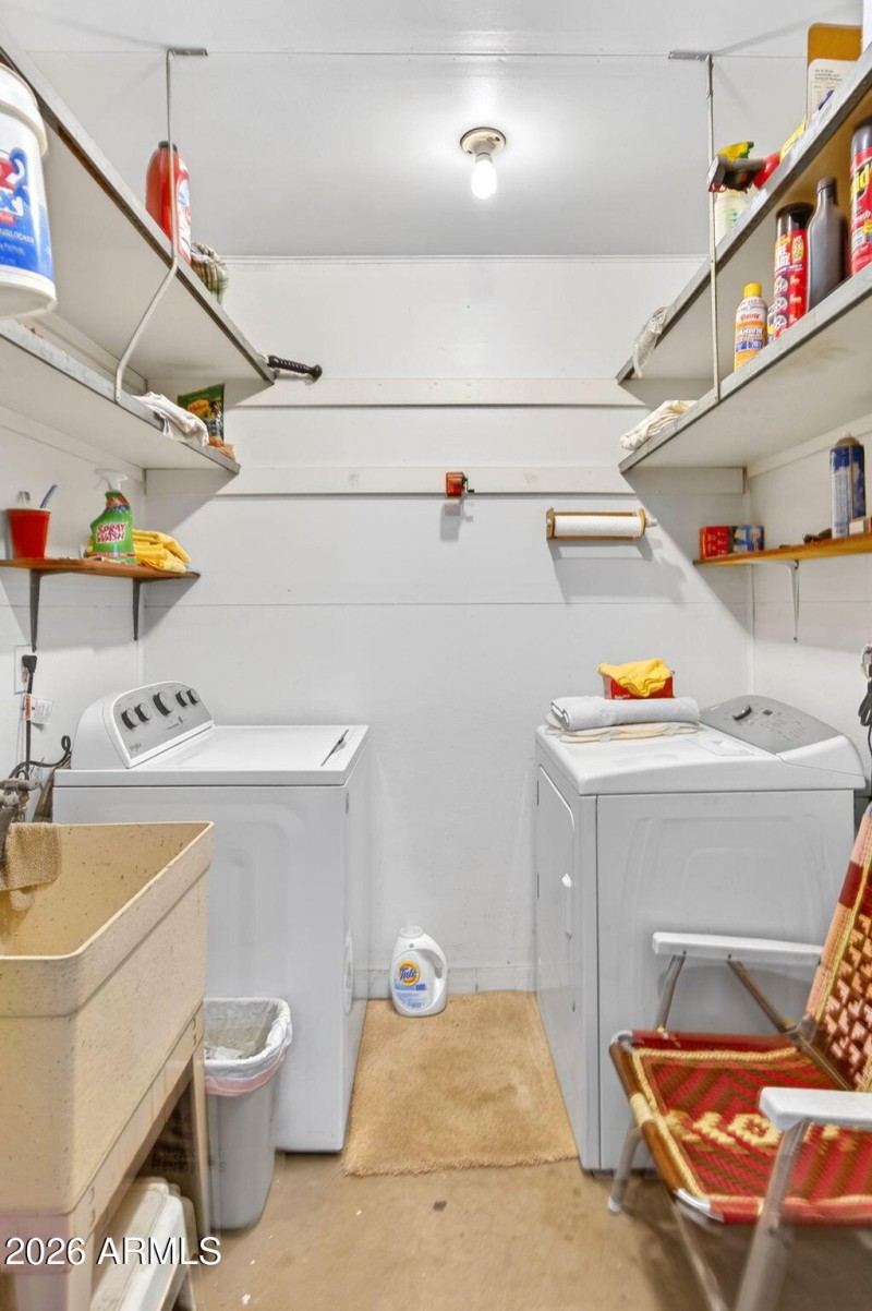 32-web-or-mls-09-W Mitchell Dr