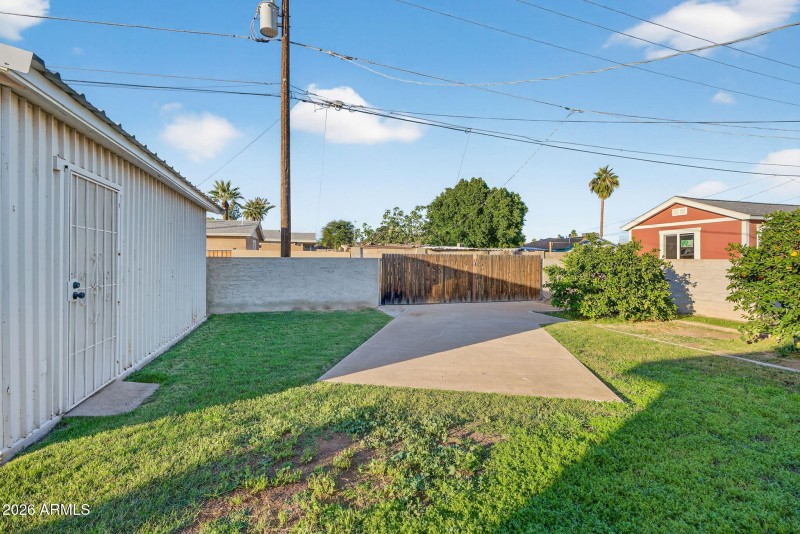 41-web-or-mls-02-W Mitchell Dr