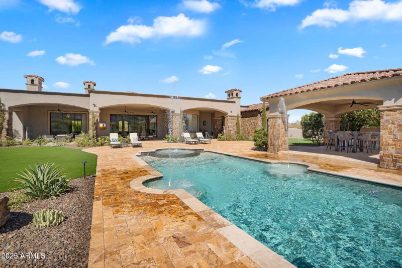 Sparkling pool with spa