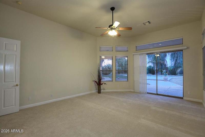 Night-MasterBedroom2