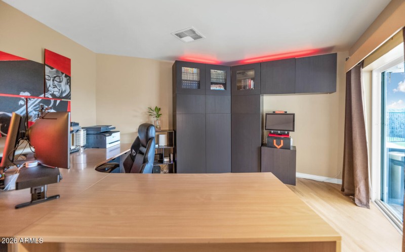 Primary Bedroom - Sitting Room