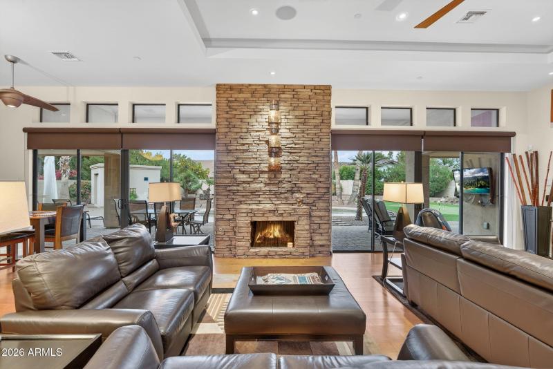 5-web-or-mls-30-Via De La Luna