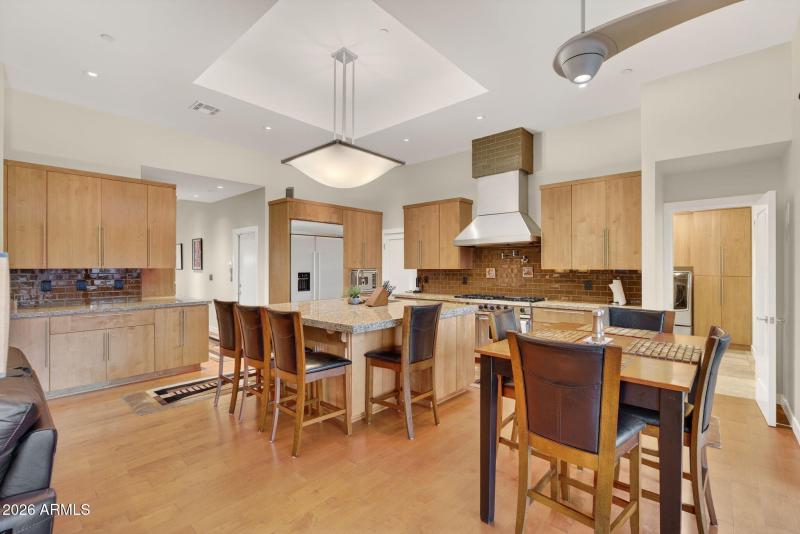 10-web-or-mls-25-Via De La Luna