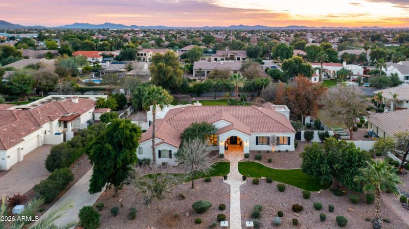 2731 E Capricorn Pl Exterior Photos-25