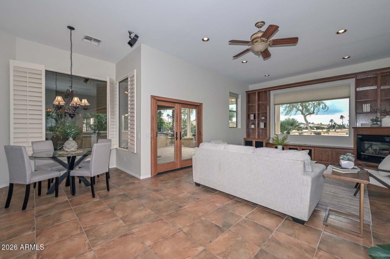 Family Room-Breakfast Room